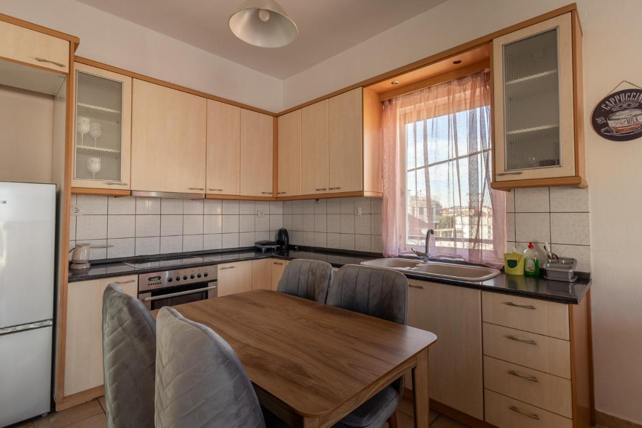 Deluxe Apartment La Лариса Екстериор снимка