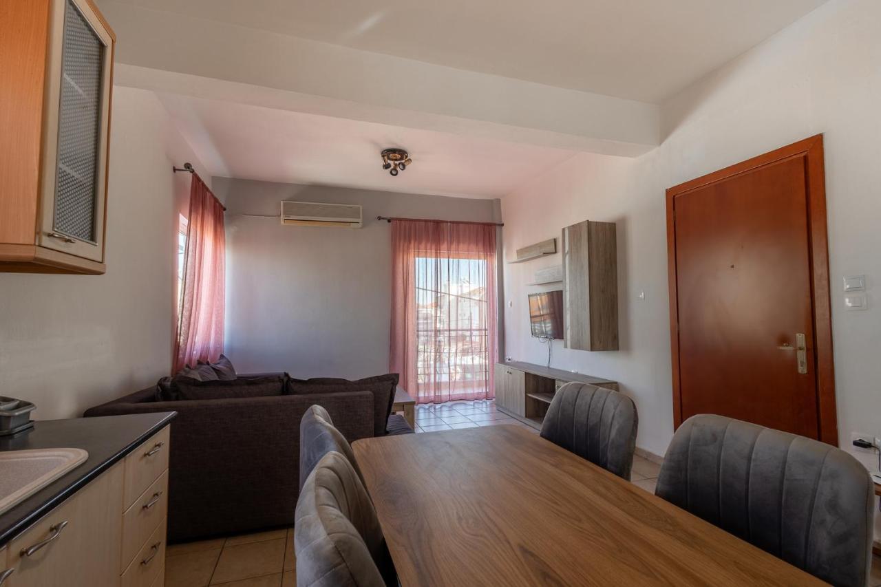 Deluxe Apartment La Лариса Екстериор снимка
