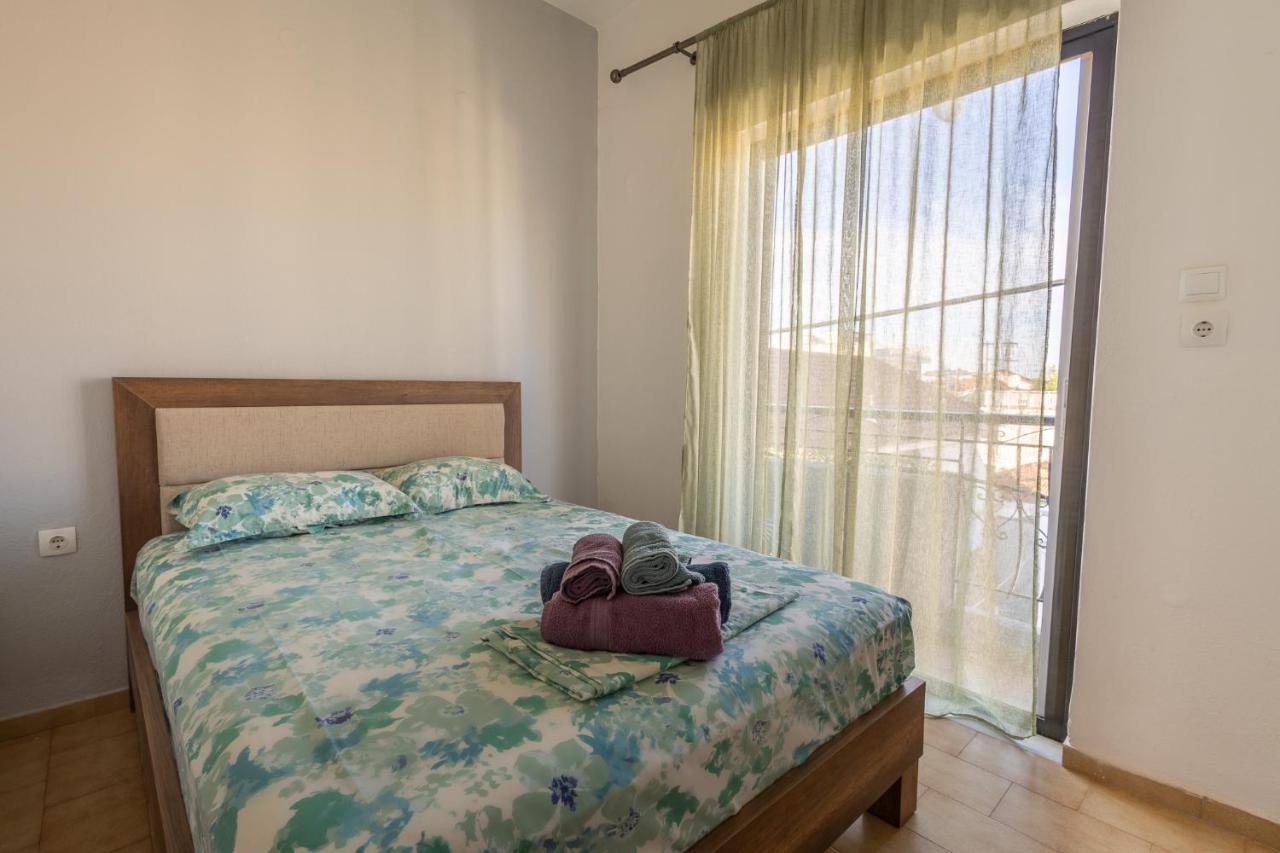 Deluxe Apartment La Лариса Екстериор снимка
