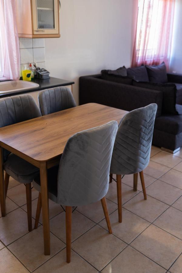 Deluxe Apartment La Лариса Екстериор снимка