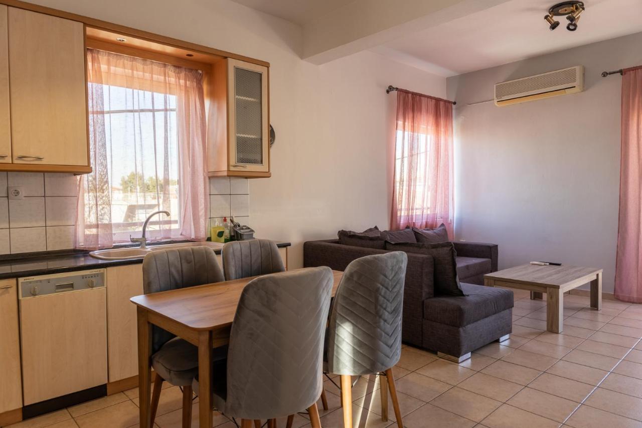Deluxe Apartment La Лариса Екстериор снимка