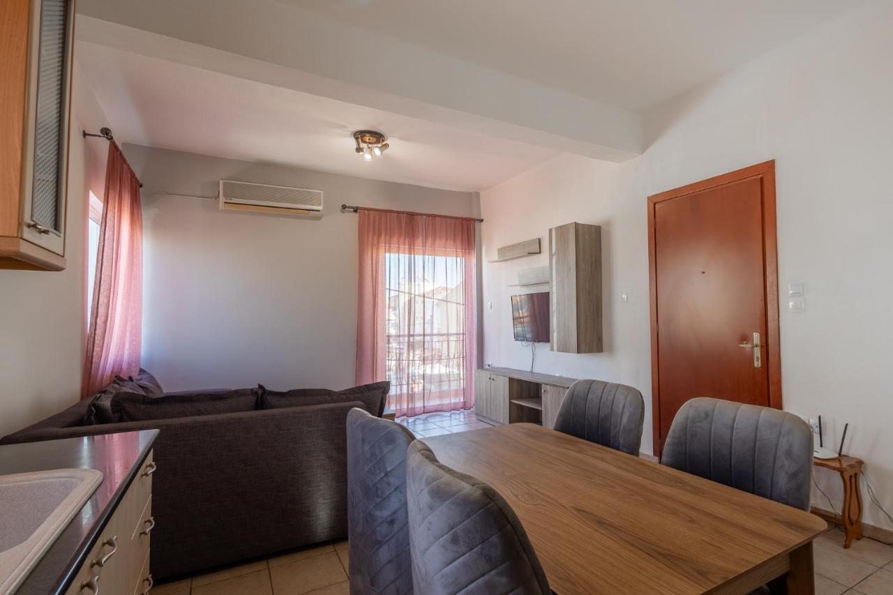 Deluxe Apartment La Лариса Екстериор снимка