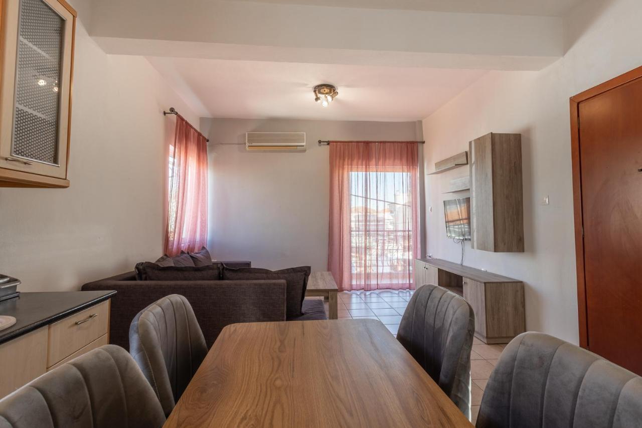Deluxe Apartment La Лариса Екстериор снимка